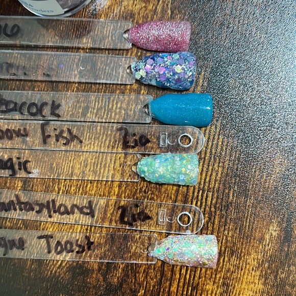 7 used nail dips - Picture 2 of 4